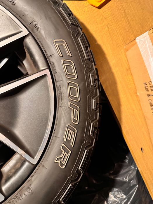 Jak nowe - Opony Cooper Discovery AT3 - 215/65/17 - DOT 0222