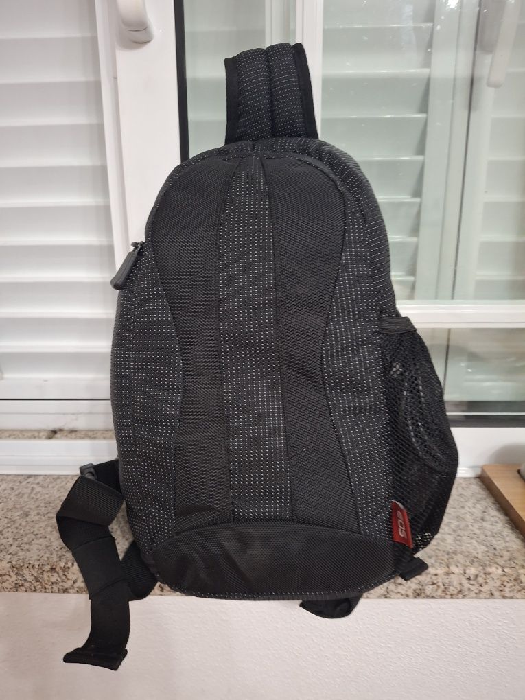 Canon 700D + Lente 18-135mm + Mochila