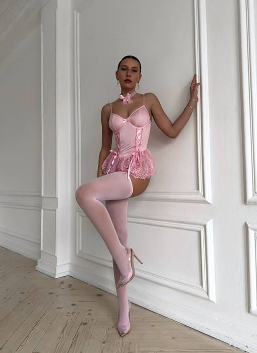 Еротичний комплект жіночої білизни.