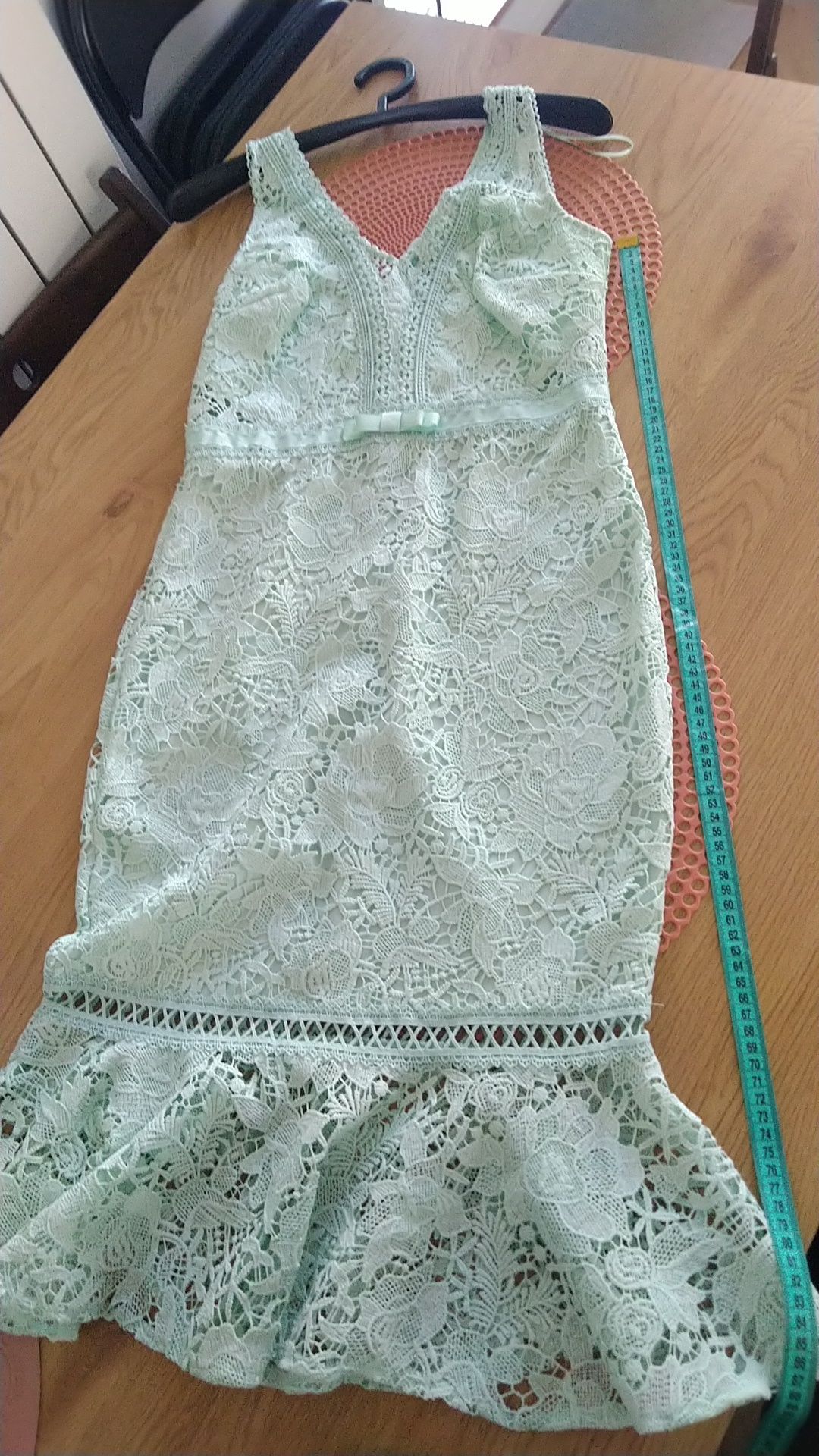 LIPSY London miętowa koronkowa sukienka rybka rozm. M/L