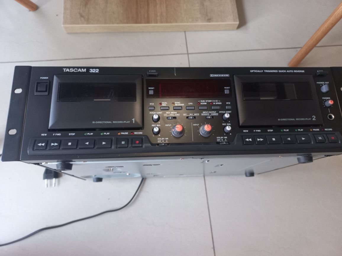 Odtwarzacz kasetowy Tascam 322