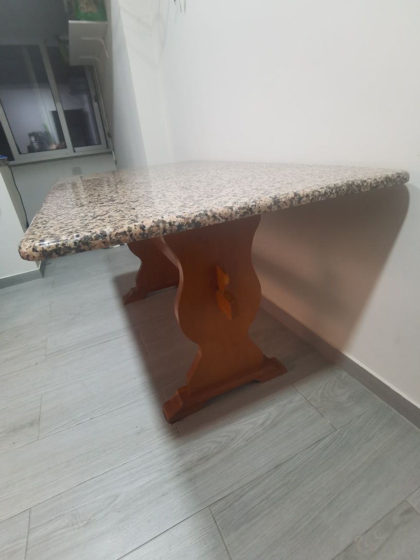 Mesa de cozinha em pedra mármore
