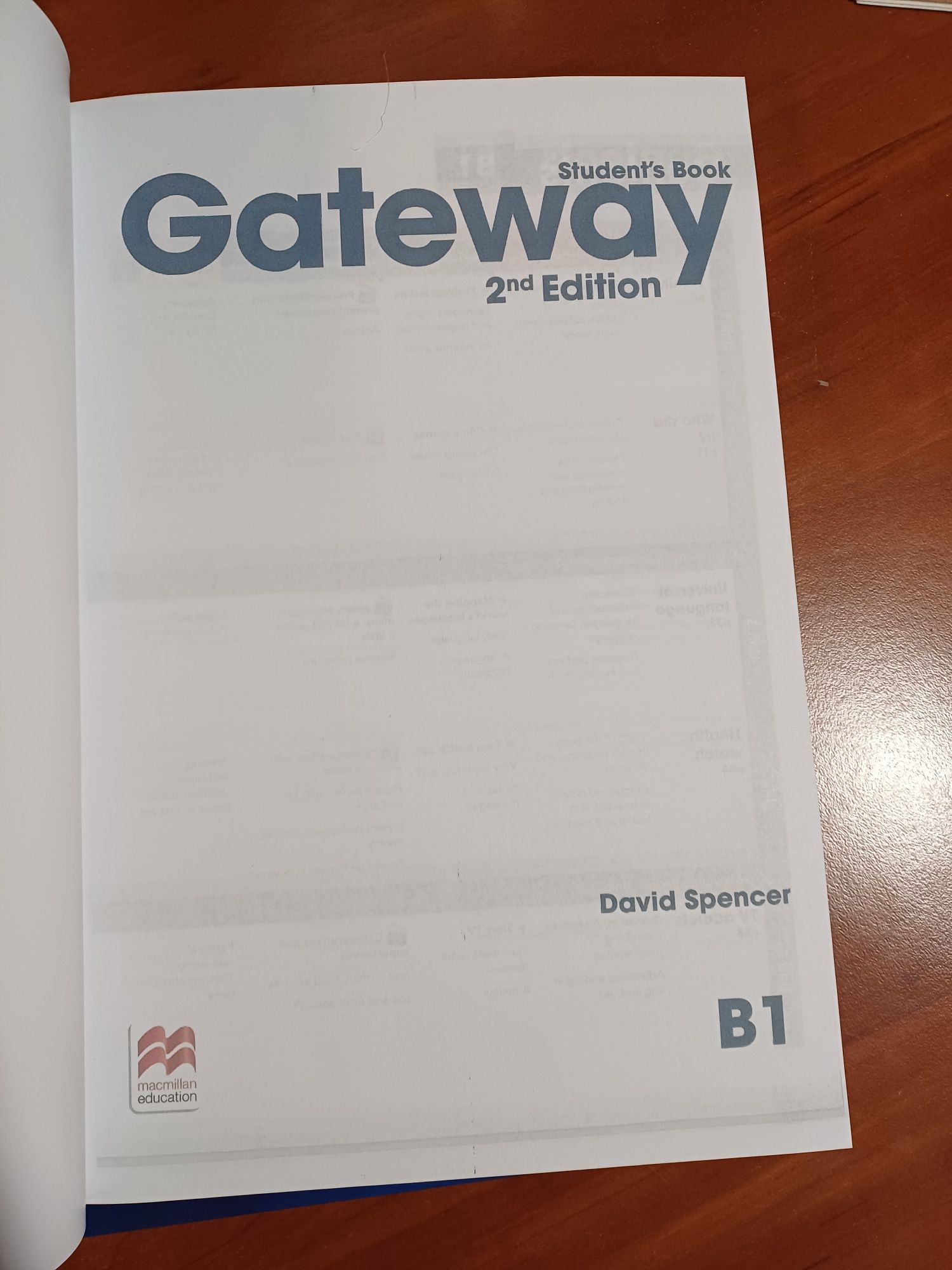 Gateway Second Edition B1 Student's Book + Workbook
