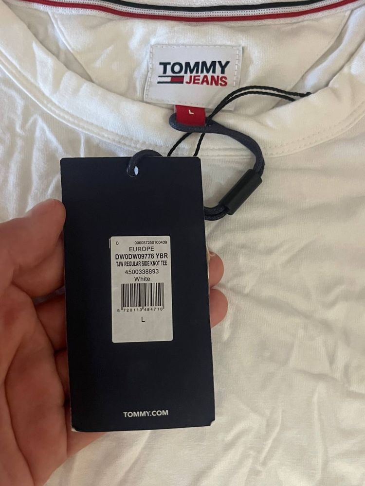 Футболка жіноча Tommy Jeans біла
