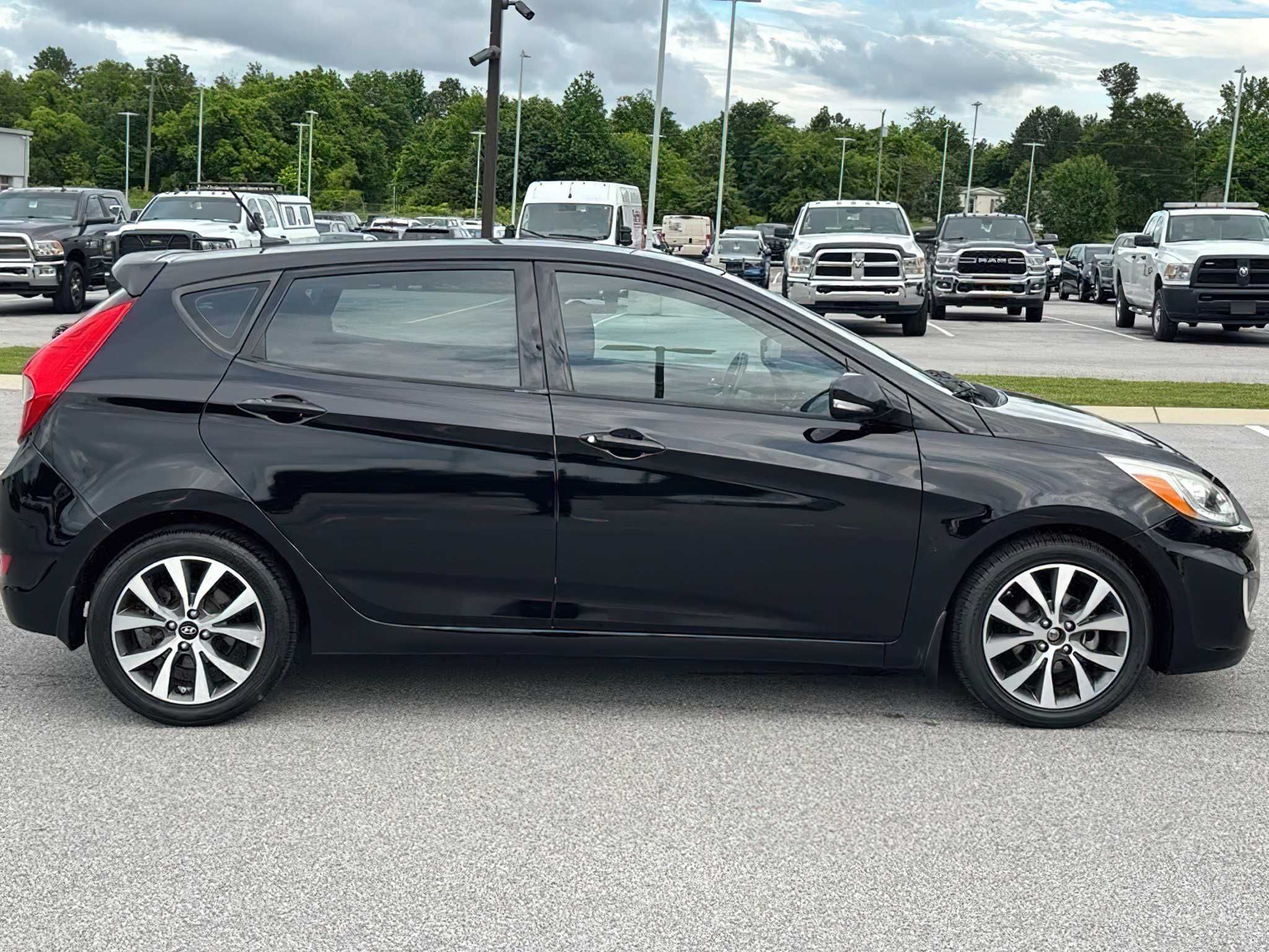 Hyundai Accent 2015