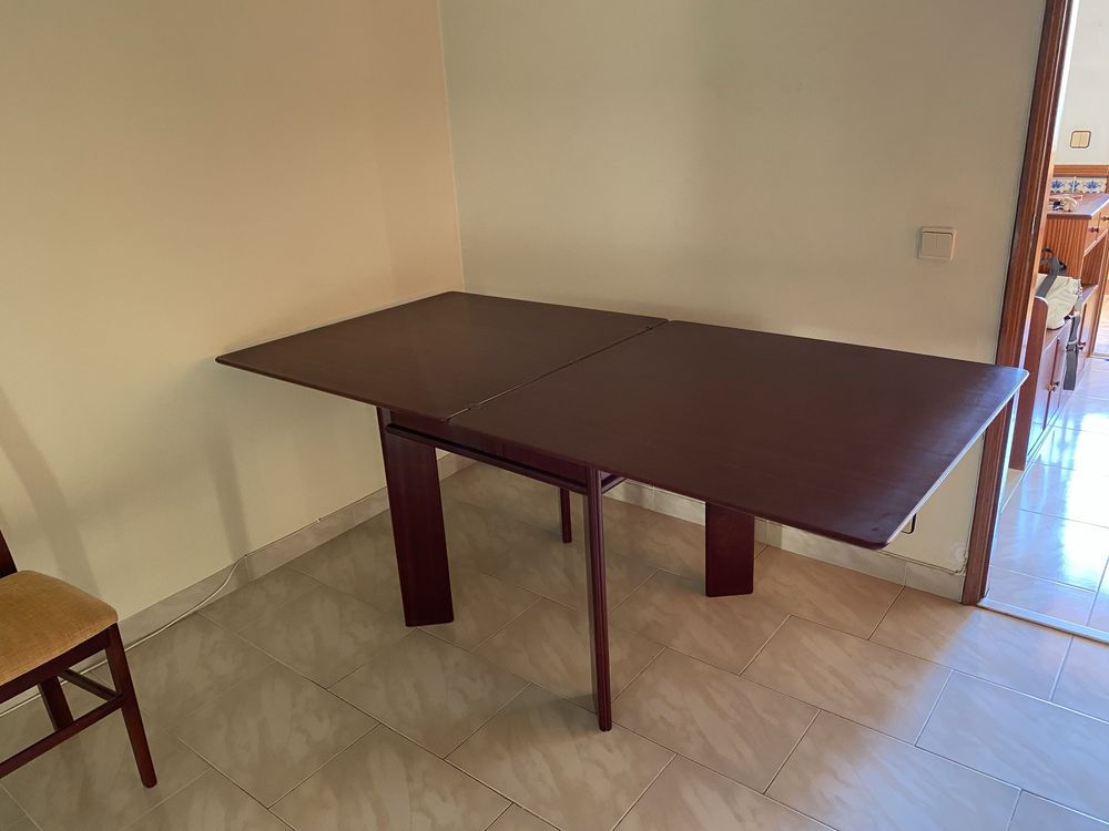 mesa de sala de jantar desdobravel / extensivel  8 lugares