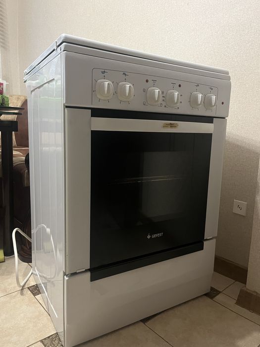 Електро плита 1000 грн