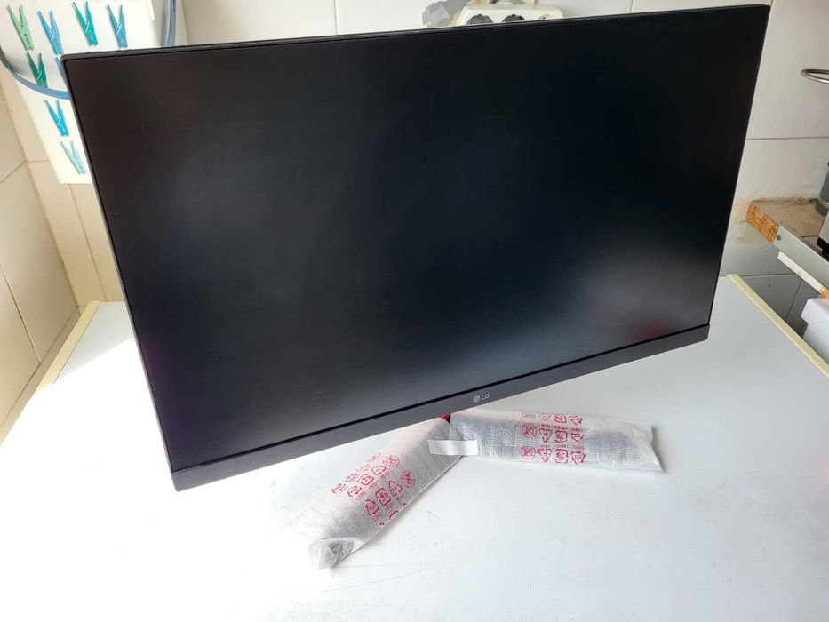 Monitor Gaming LG UltraGear 24” 144Hz + Suporte de Oferta