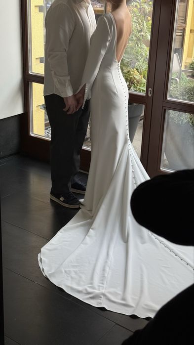 Весільна сукня.