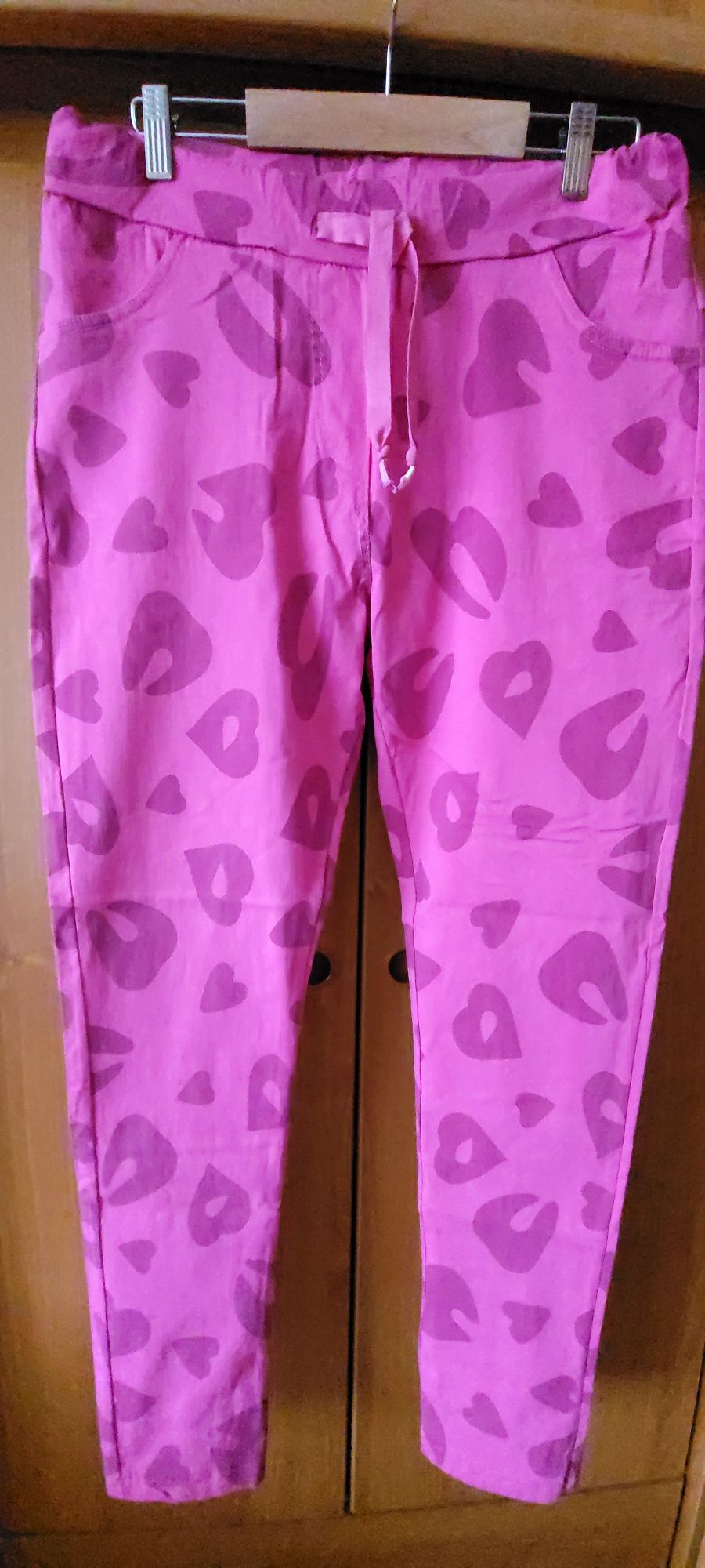Spodnie  mocno uciagliwe  XXL made in italia różowe