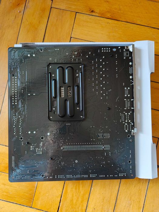 Комплект Gigabyte B650M GAMING WIFI AM5 + AMD Ryzen 5 7500f // ++