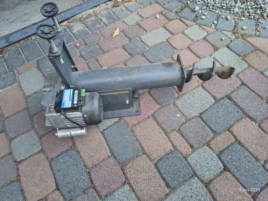 Sprzedam silnik z przekładnią ABM Greiffenberger + podajnik ślimakowy