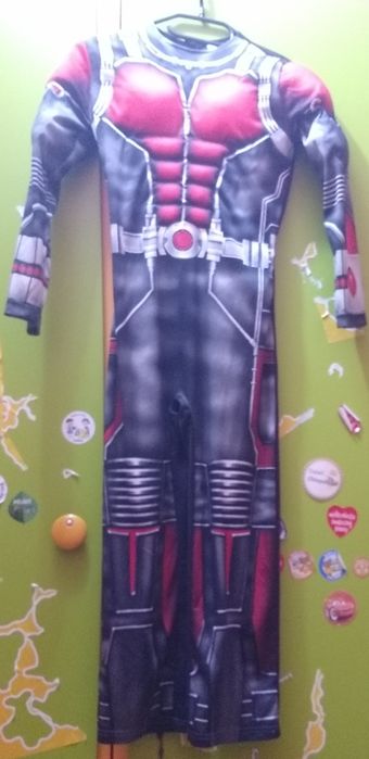 Strój karnawałowy Ant man rozmiar 122 128