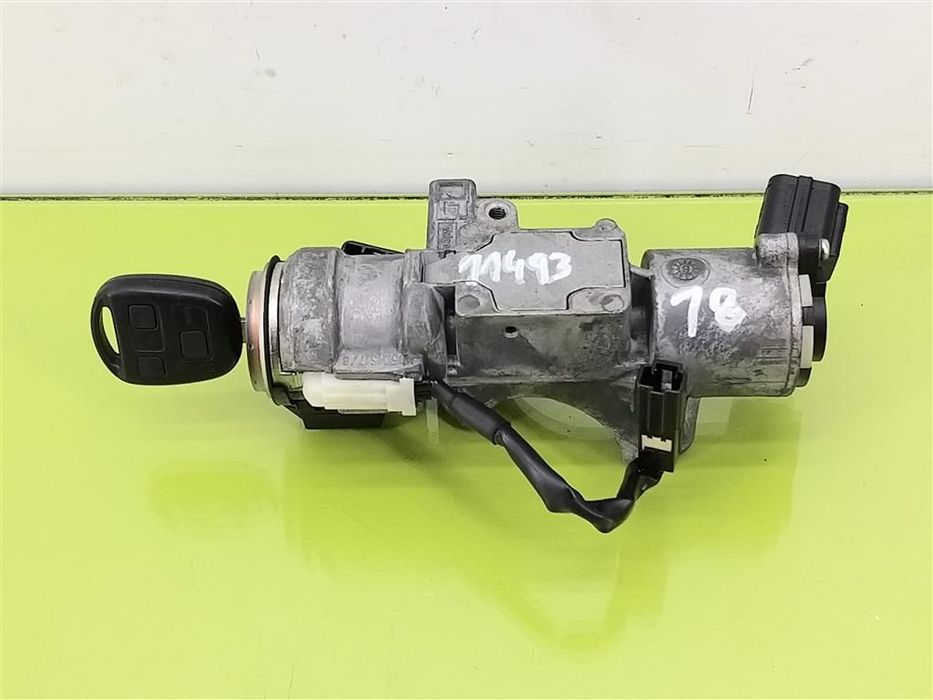 Stacyjka KLUCZYK Toyota Avensis II T25 2003-2006 VALEO 736661A