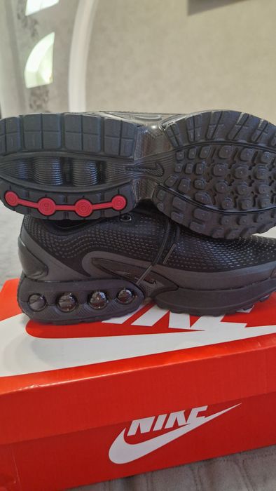 Кросівки Nike Air. Max DN
Na
Nike Air Max DN “All Night” - це стильні