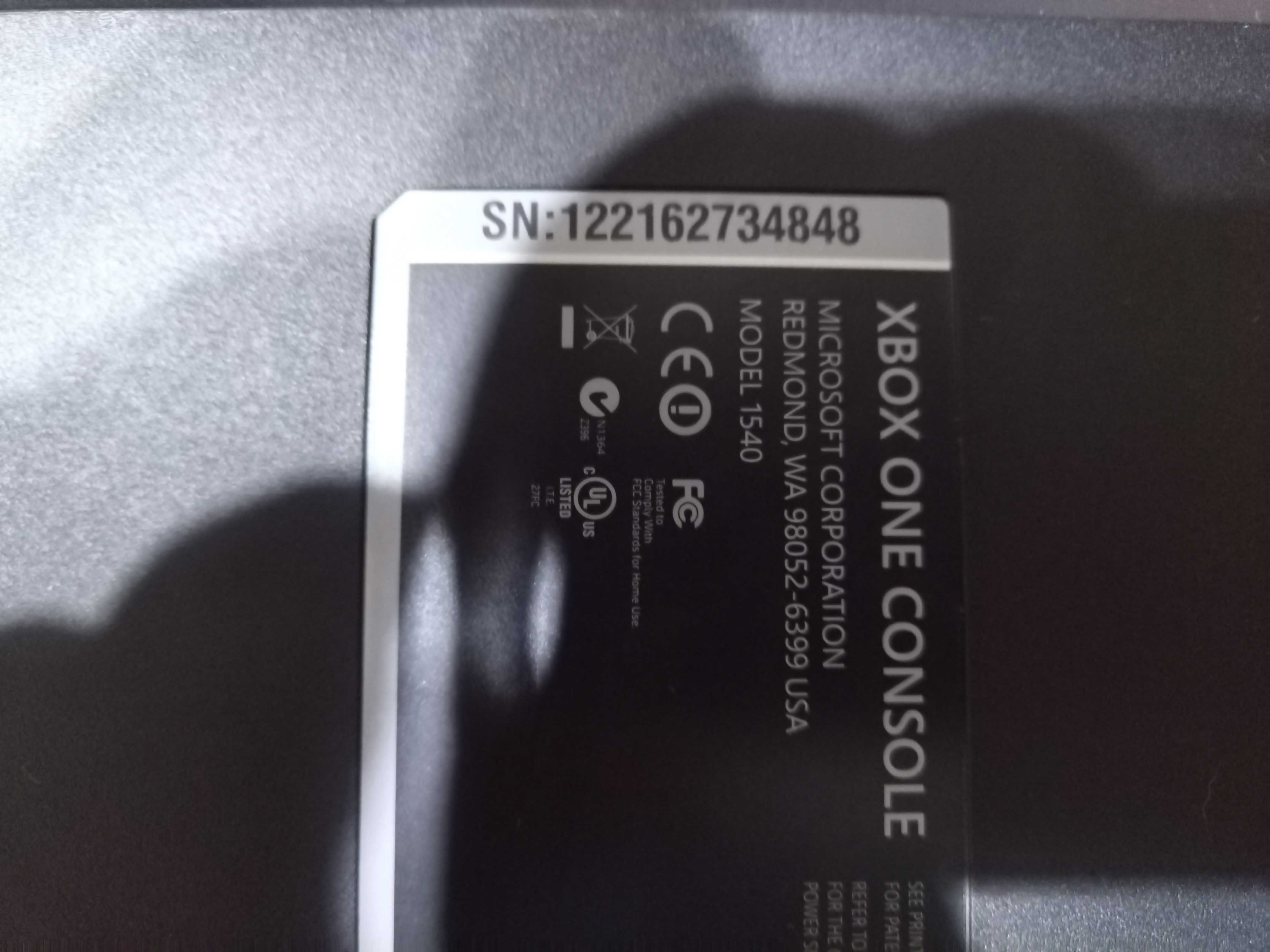 Xbox One 1.5TB. Comando Thrustmaster eswap x pro + Xbox One Hub