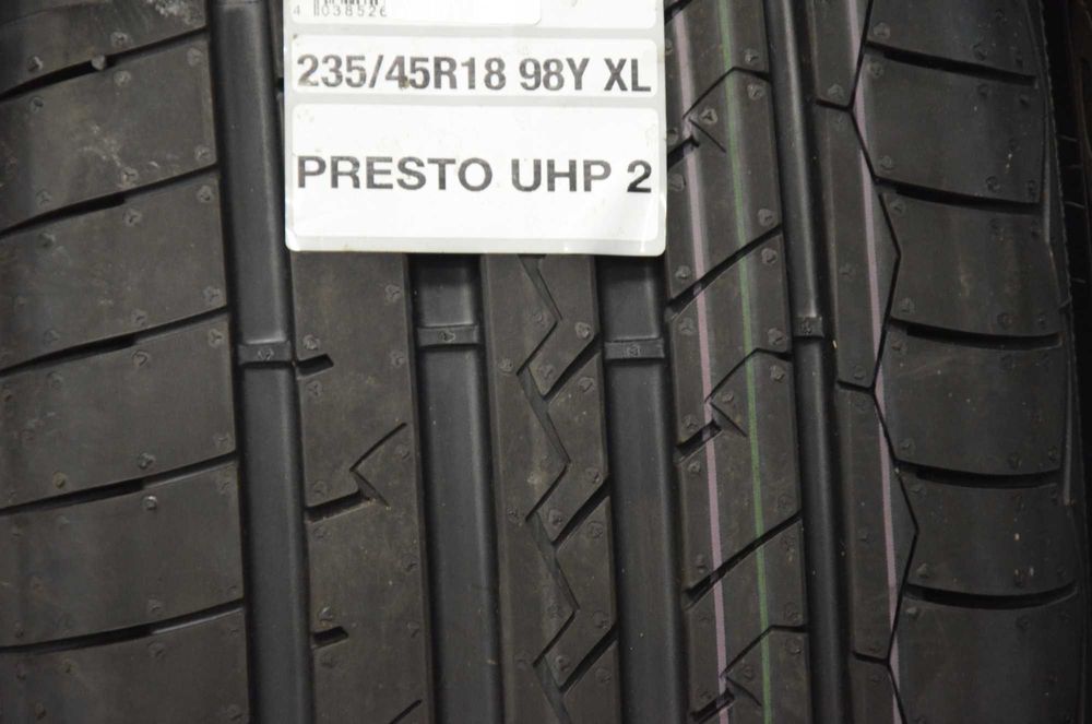ROK 2025, 235/45 R18 Dębica UHP 2 XL Komplet
