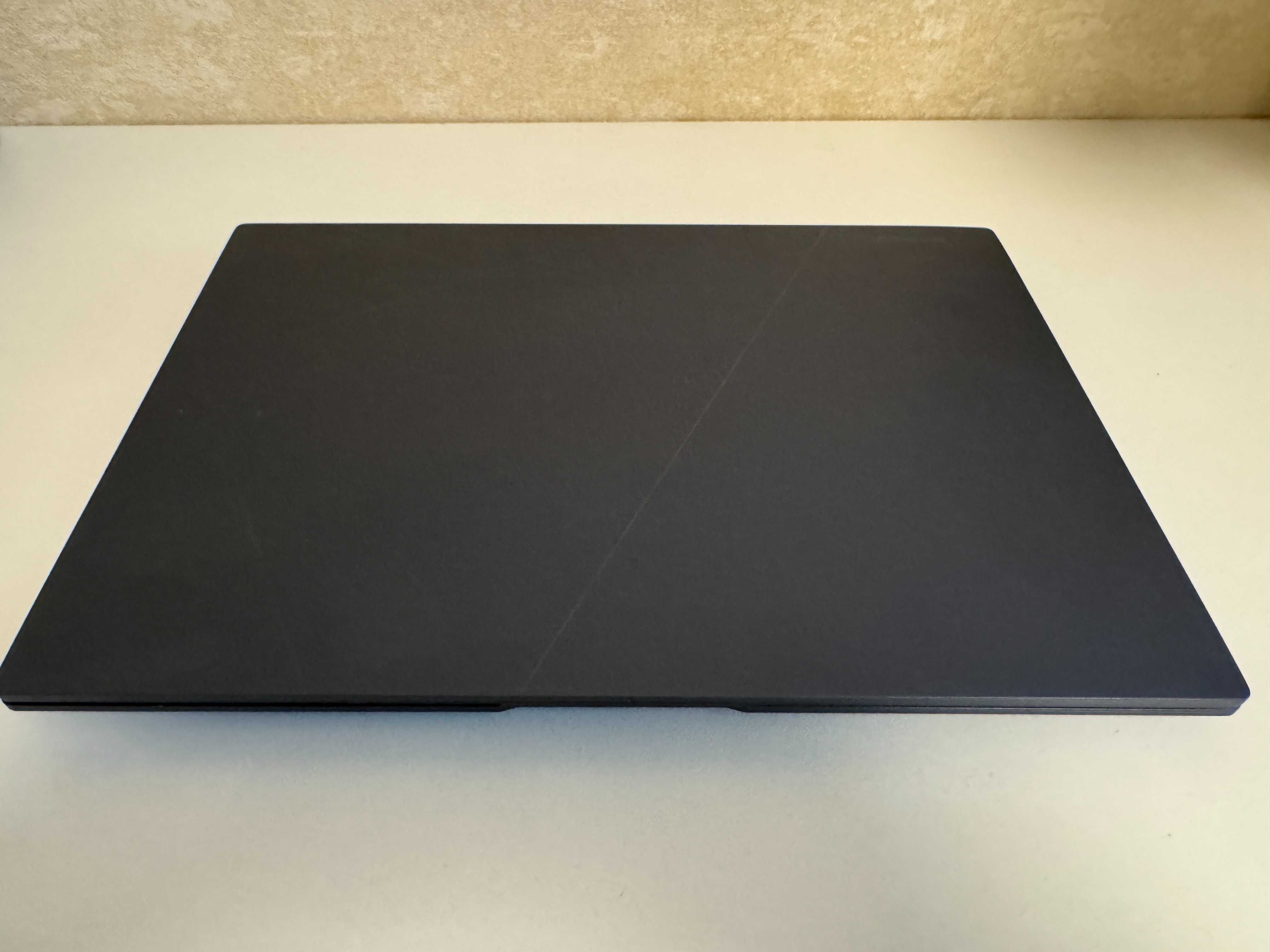 Asus Zenbook 14 OLED UX3404V