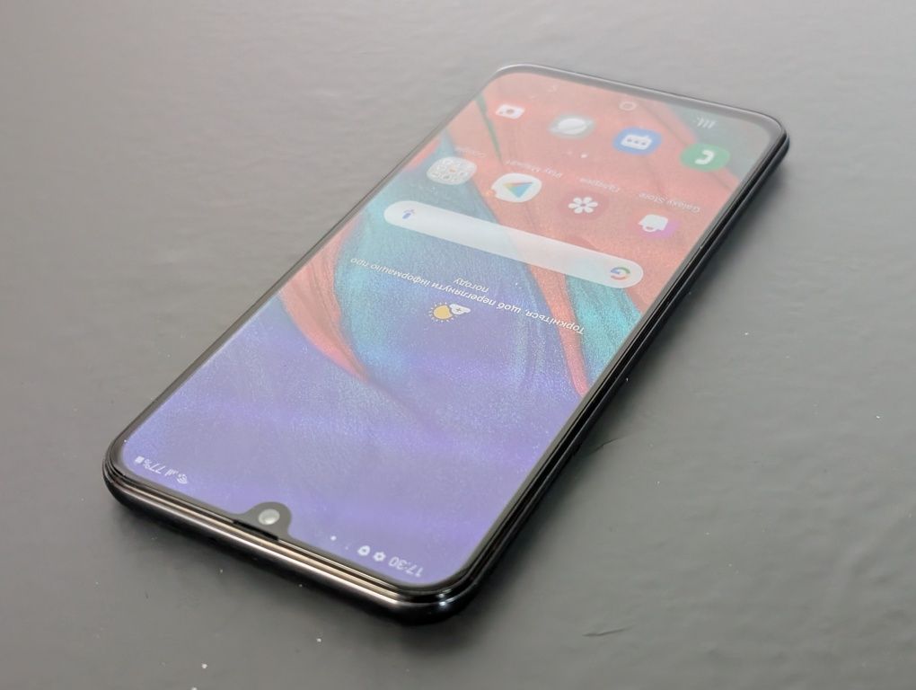 Samsung A40 4/64 dual sim