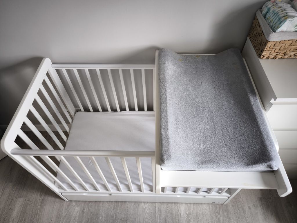 Łóżeczko niemowlęce Classic Cot 120×60 +przewijak+ materac Woodies