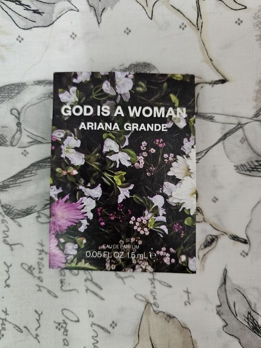 Mini perfume Ariana Grande "God is a Woman"