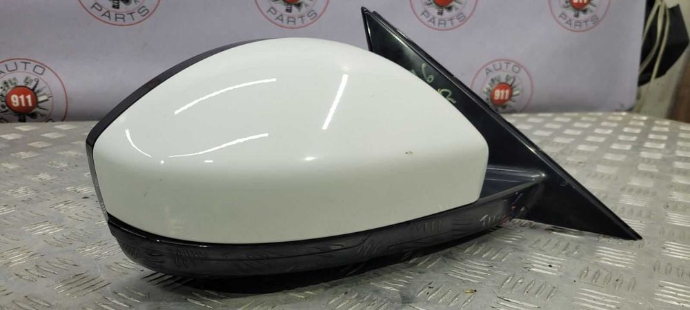 Праве дзеркало на Jaguar F-Pace 2017-2023