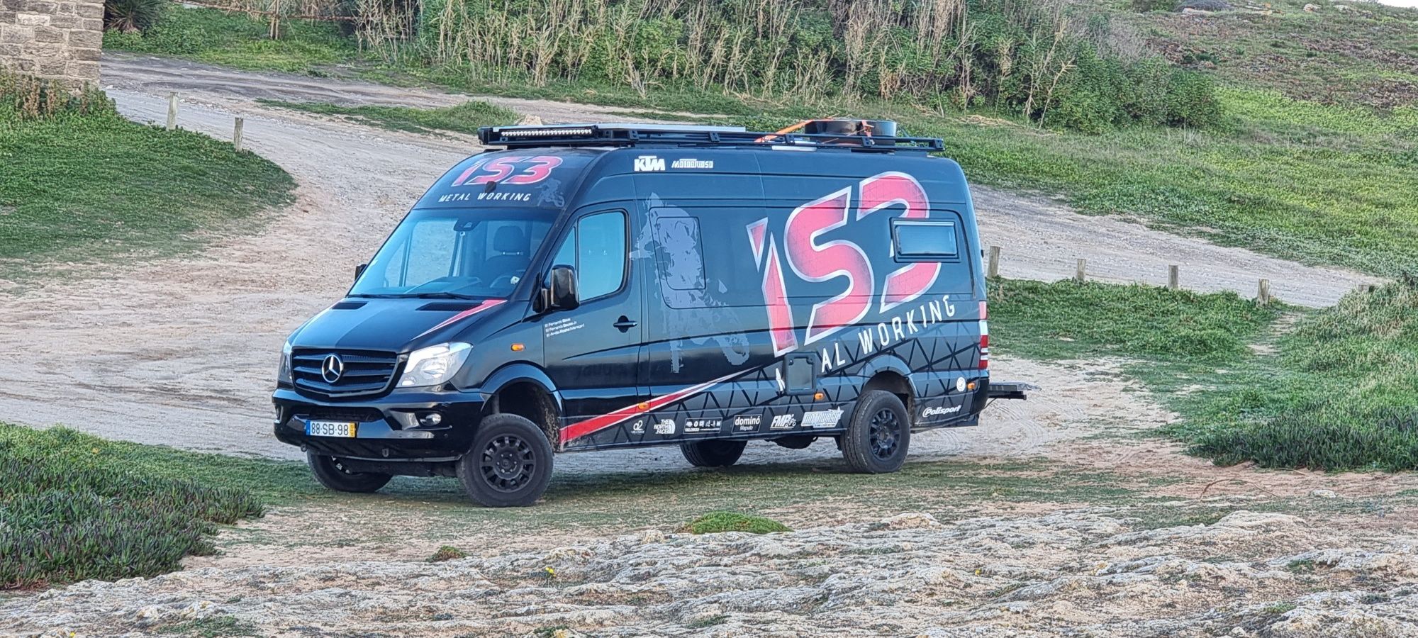 Autocaravana 4x4 Mercedes Sprinter 316 com 105mil km