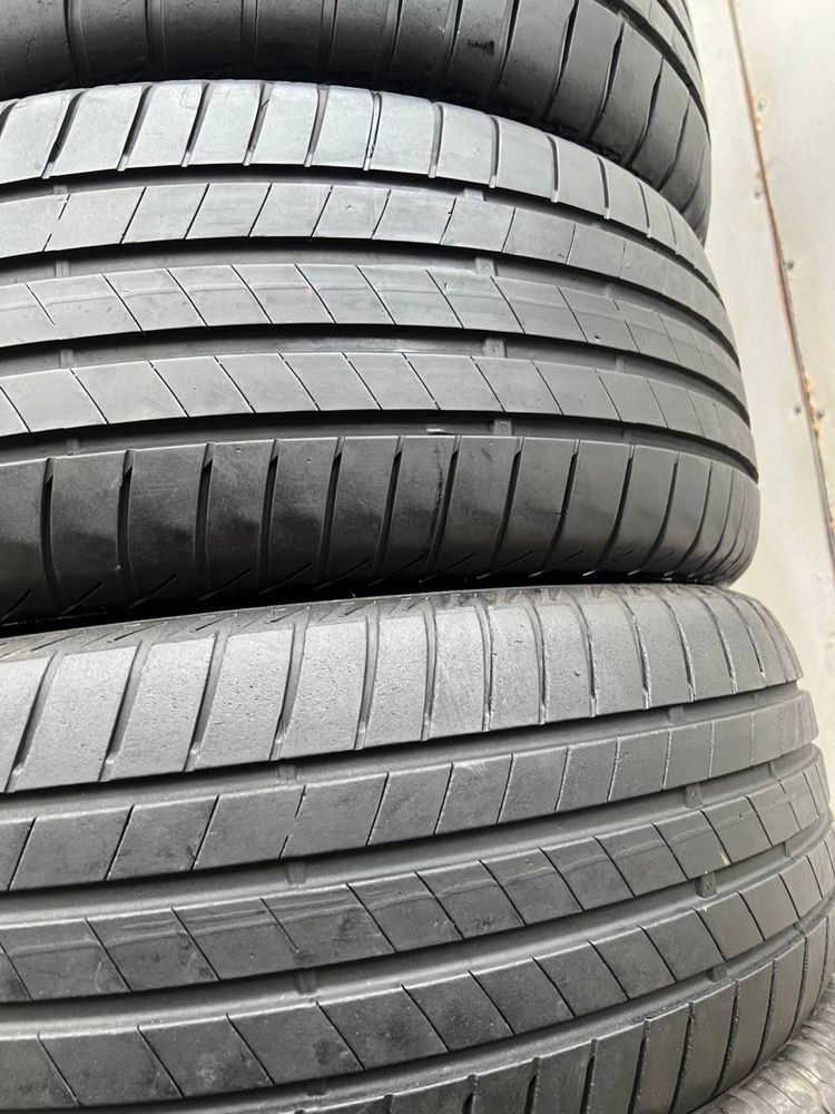 Літні Шини 215 55 R17 Bridgestone