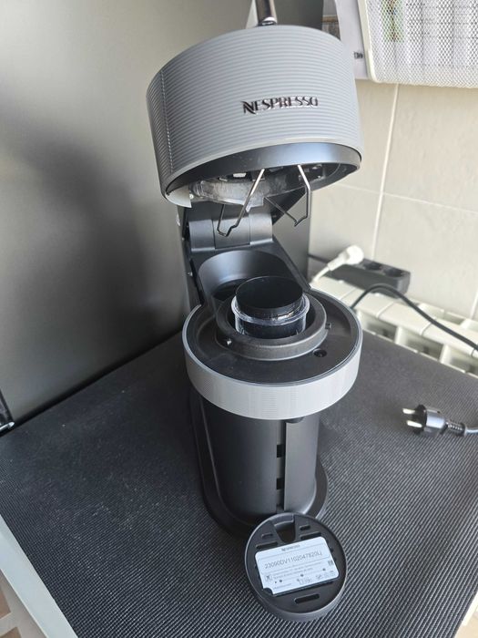 Máquina de Café Nespresso Vertuo Next