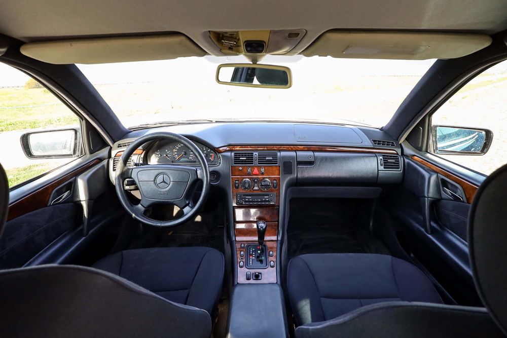 Mercedes E300 Turbo - Desde 90€ /mês