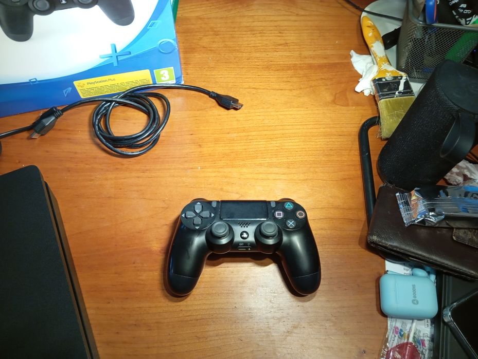 Ps4 Slim com caixa