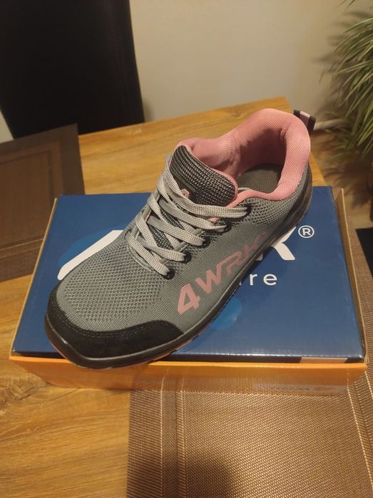Buty robocze z blachą 39