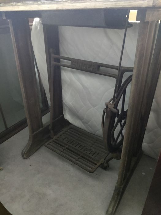 Máquina de costura Singer antiga