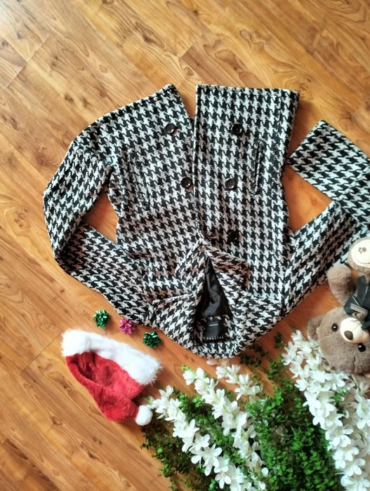 Krótki płaszcz w pepitkę czarny biały M 38