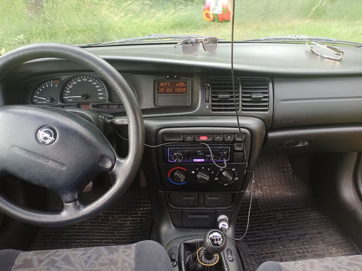 Продам авто Opel Vektra