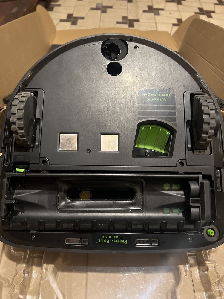 Roomba s9 dwie sztuki i stacja ladujaca - uszkodzone