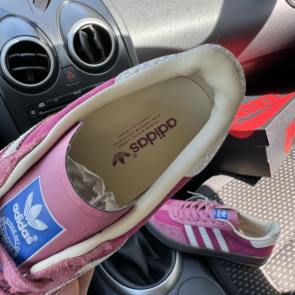 Жіночі кросівки адідас газель малинові Adidas Gazelle pink замша