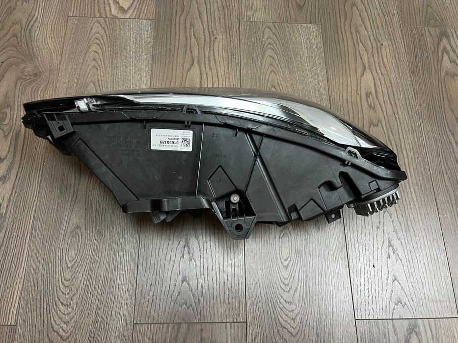 Фара права Volvo S90 V90