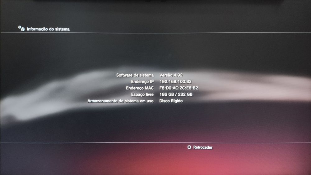 PS3 Super Slim 250GB desbloqueada + comando + cabos