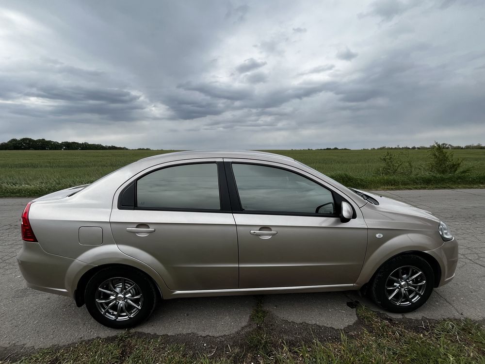 Авто Chevrolet Aveo T250