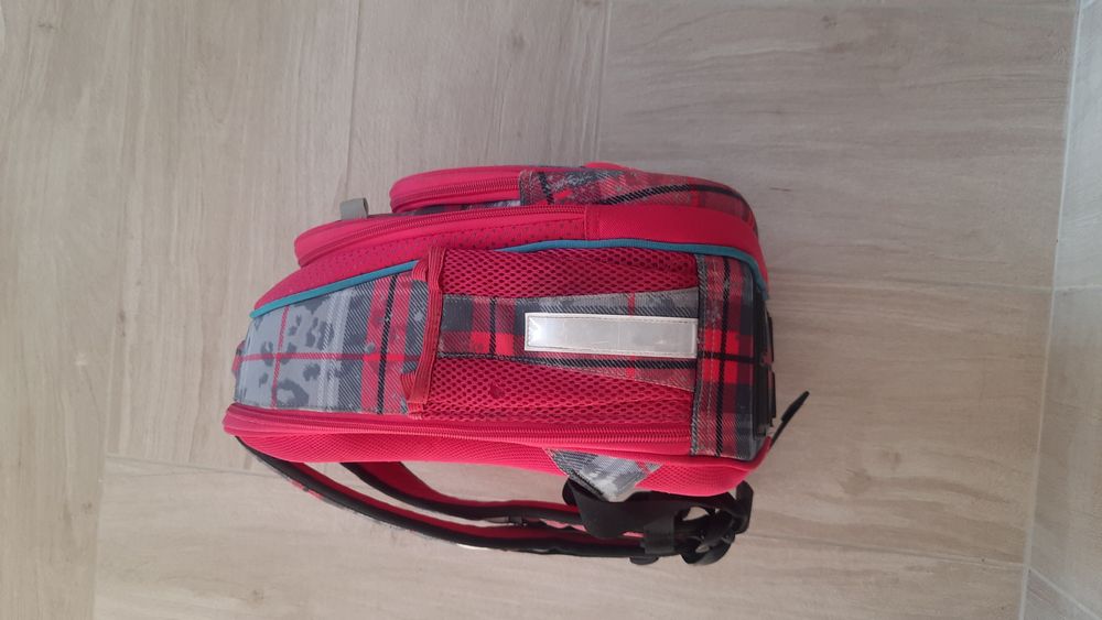 Продам шкільний рюкзак