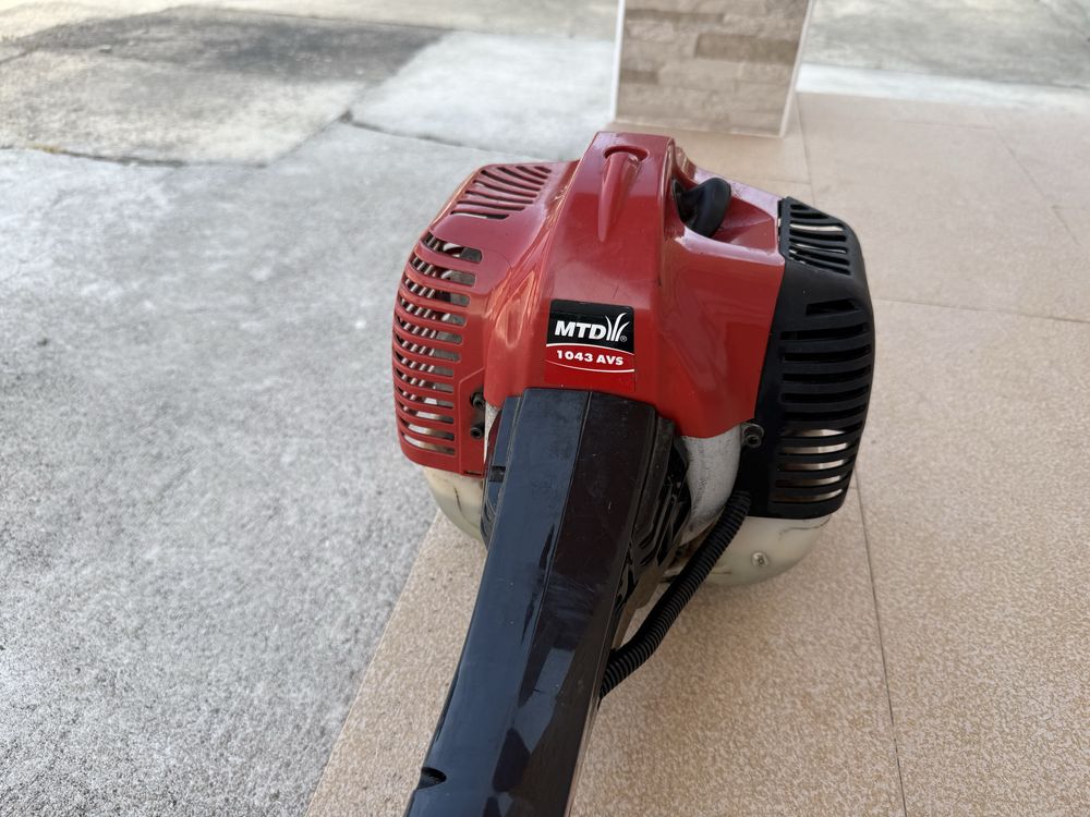 Roçadora MTD 1043 AVS 43cc