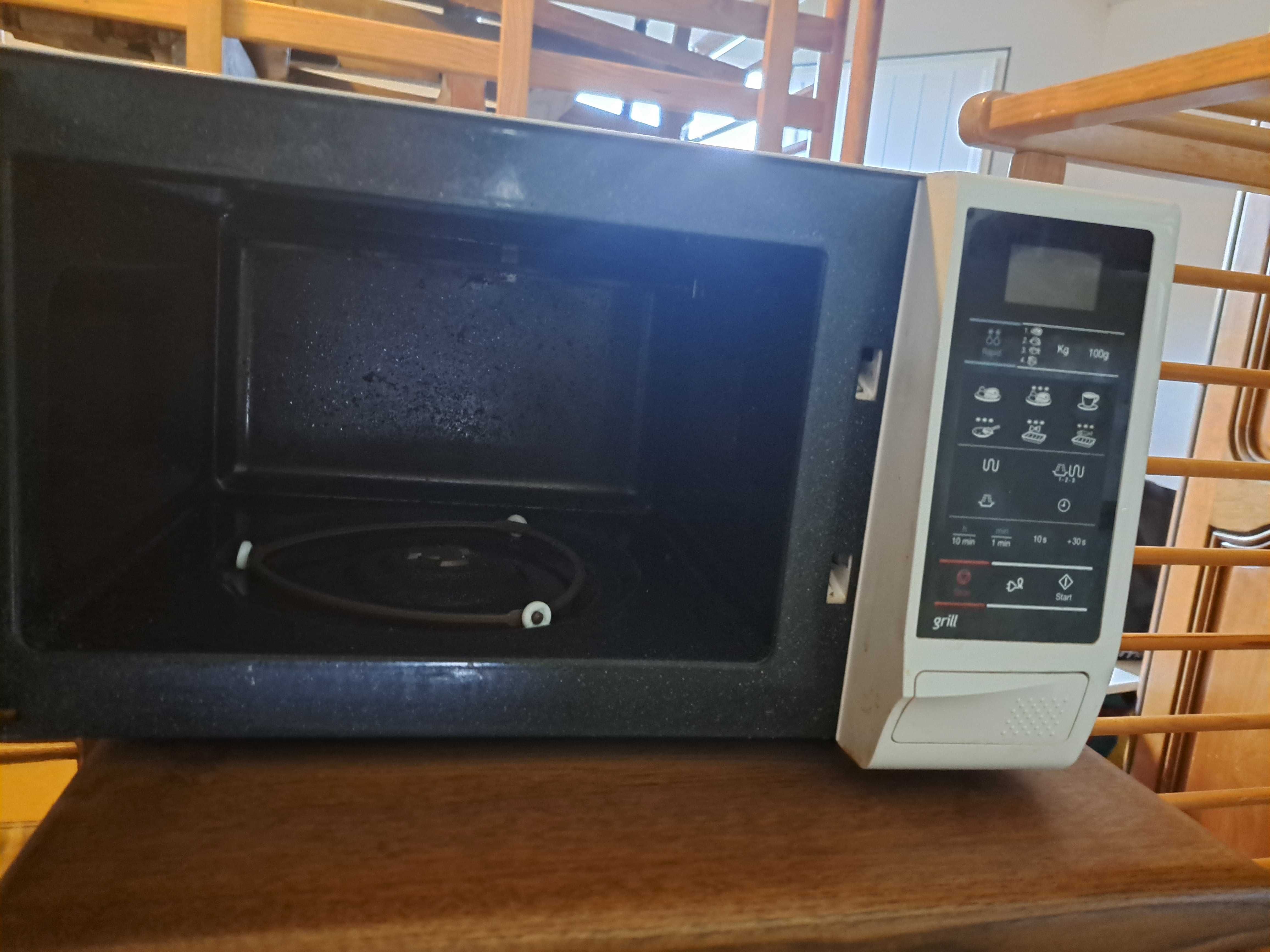 Microondas quase novo