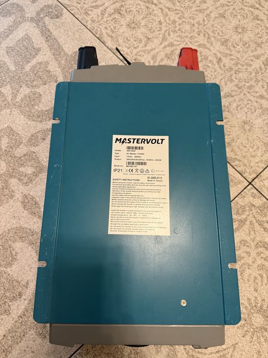 Синусоїдальний інвертор Mastervolt 12/2000