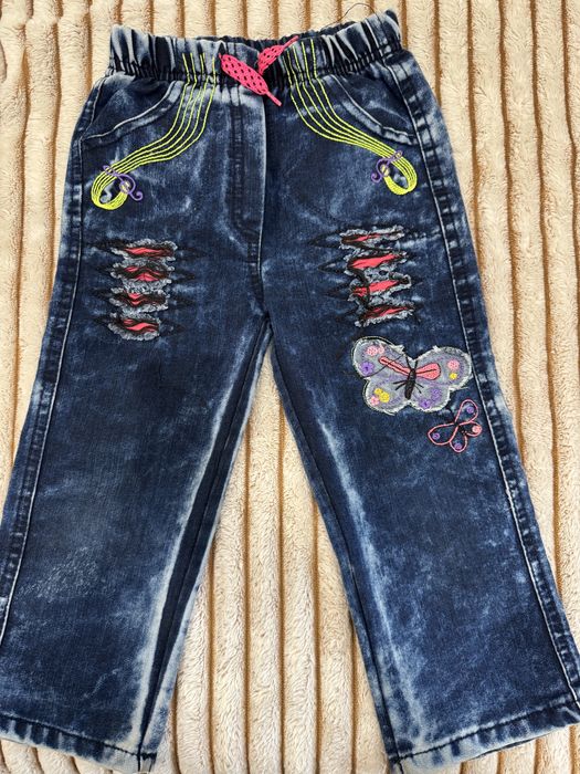 Детские джинсы на 3-4 года 53 см, стан нових