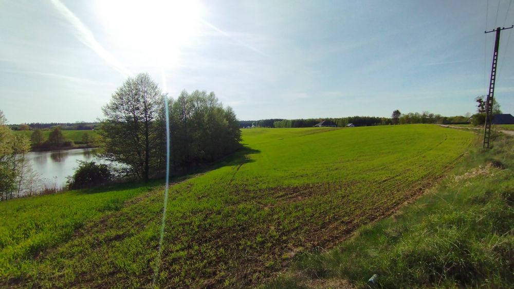 Sprzedam działki nad jeziorem