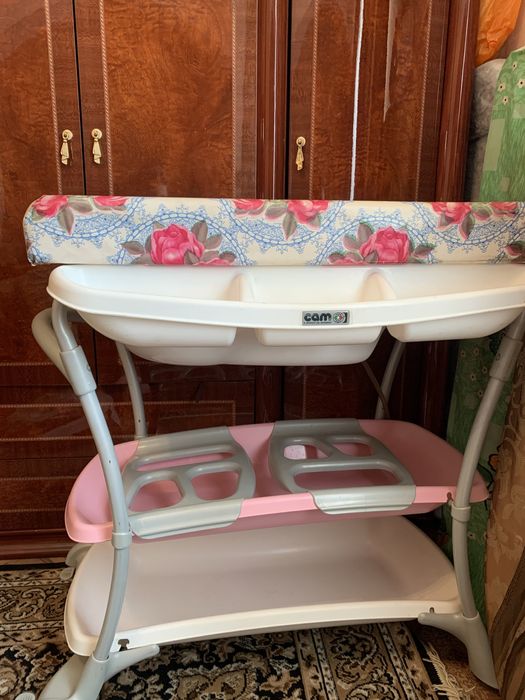 Пеленальний столик