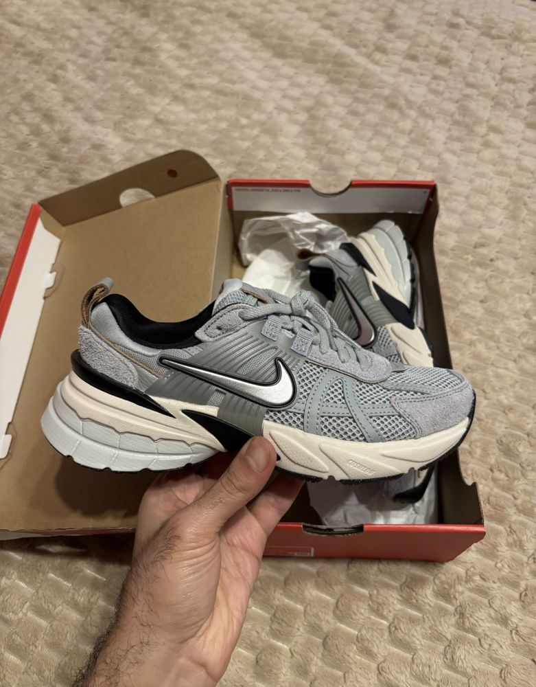 Женские Nike V2K Run Новые  Оригинал