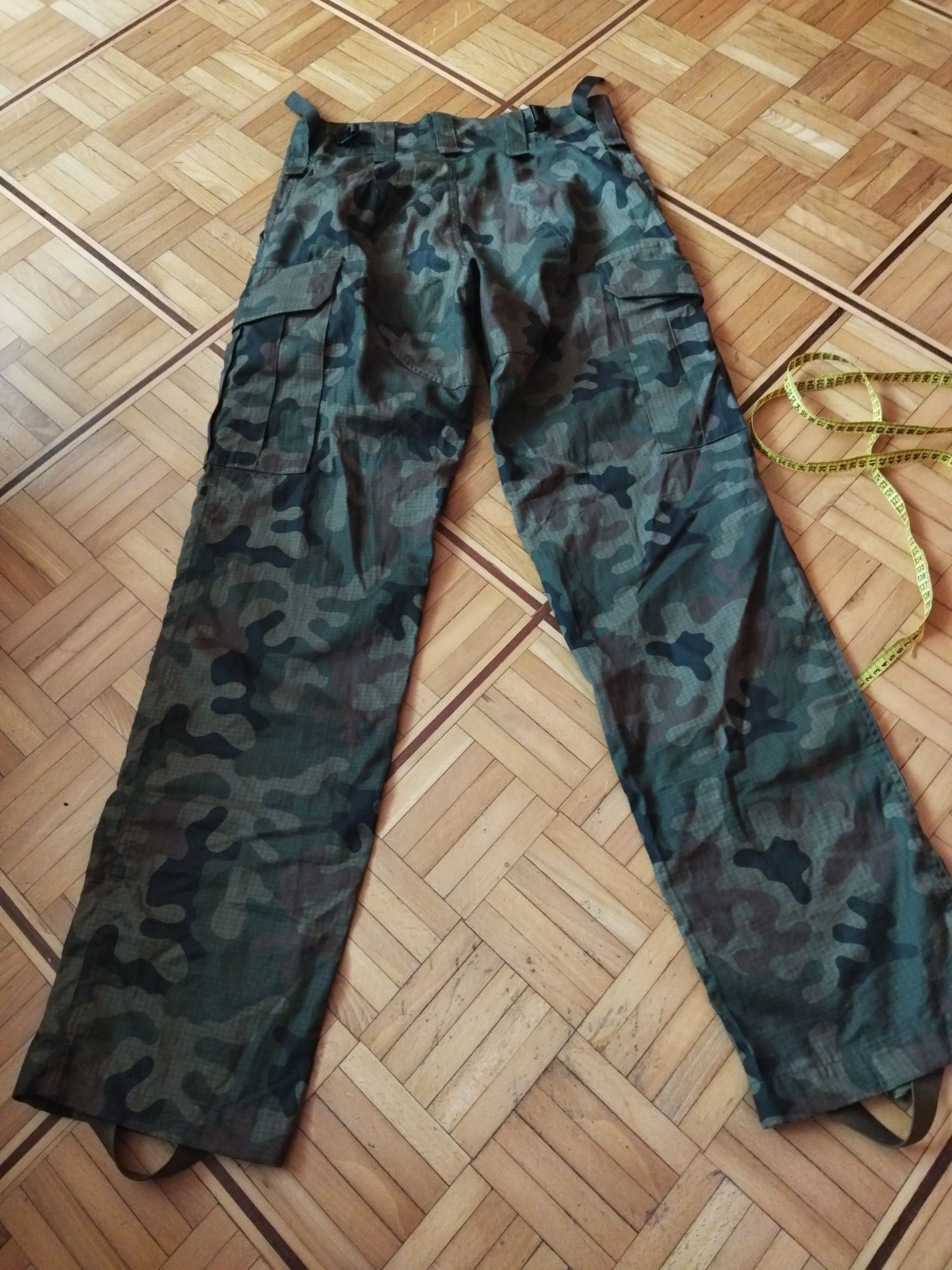 Nowe spodnie wojskowe letnie S/XXL na wysokiego mężczyznę