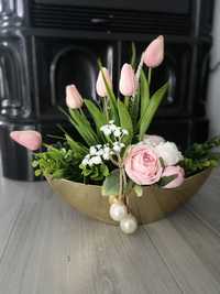 Kompozycja kwiatowa stroik wiosna Wielkanoc glamour tulipany silikon